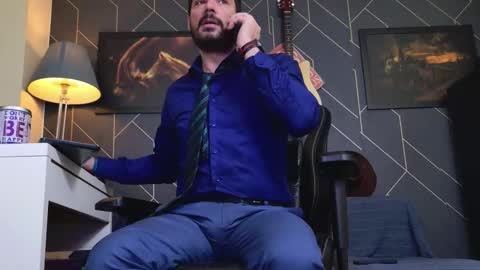 Snapshot of aaronbomer chatting on 11-12-25, 07:53 Aaron online show from 11-12-25, 07:53