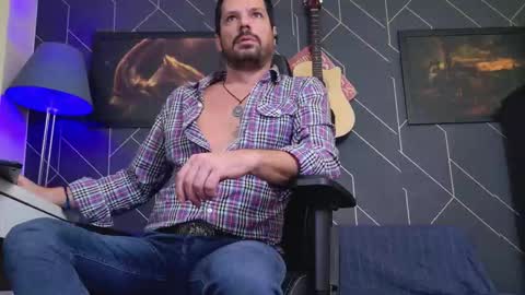 Snapshot of aaronbomer chatting on 11-24-25, 05:01 Aaron online show from 11-24-25, 05:01