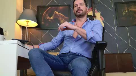 Snapshot of aaronbomer chatting on 12-23-25, 08:12 Aaron online show from 12-23-25, 08:12