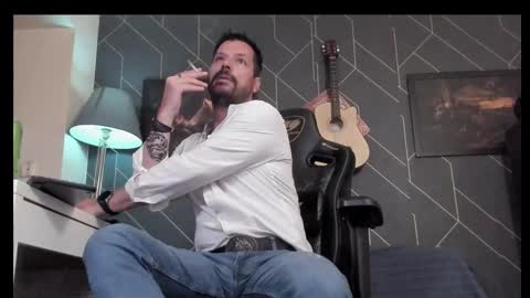 Snapshot of aaronbomer chatting on 02-12-26, 09:21 Aaron online show from 02-12-26, 09:21