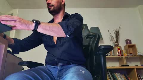 Aaron online show from 05-15-26, 09:00