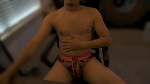 Snapshot of aarong_albertg chatting on 06-11-26, 10:08 ShyGaymerGuy online show from 06-11-26, 10:08