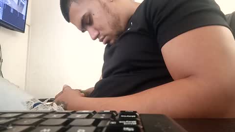 ig aaron hunter123 online show from 12-17-24, 06:20