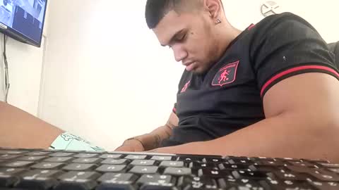 ig aaron hunter123 online show from 12-19-24, 03:08