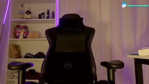 Aaron  online show from 02-23-25, 05:12