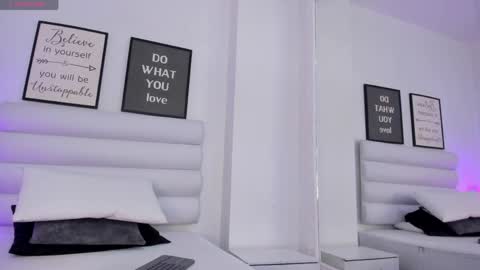 Snapshot of abbey_walker chatting on 03-30-26, 11:22 abbey_walker online show from 03-30-26, 11:22