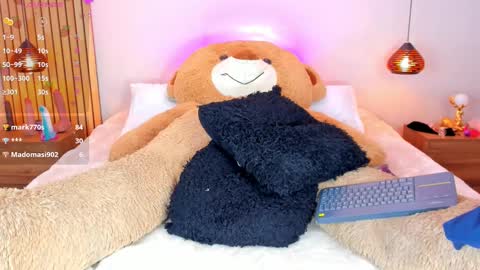 Abbie Edmond  online show from 03-10-25, 03:45