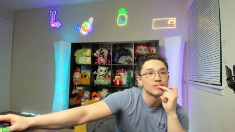 Snapshot of abbuddy920236 chatting on 01-21-25, 05:16 buddy online show from 01-21-25, 05:16