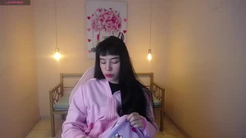 Snapshot of abby_collinss_x chatting on 01-06-26, 12:20 Abby online show from 01-06-26, 12:20