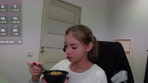 Snapshot of abby_laker chatting on 12-10-24, 02:39 ABBY LAKER online show from 12-10-24, 02:39