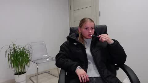 Snapshot of abby_laker chatting on 12-29-24, 08:26 ABBY LAKER online show from 12-29-24, 08:26