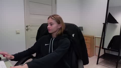 Snapshot of abby_laker chatting on 01-02-25, 05:18 ABBY LAKER online show from 01-02-25, 05:18