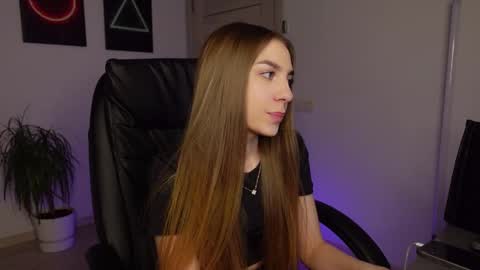 Snapshot of abby_laker chatting on 02-25-25, 07:36 ABBY LAKER online show from 02-25-25, 07:36