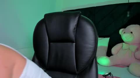 Abby Roux online show from 09-10-25, 03:06