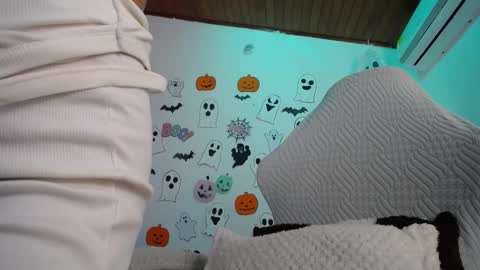 Snapshot of abby_tgn chatting on 10-21-25, 11:22 ABBY online show from 10-21-25, 11:22