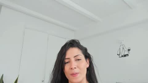Laura  online show from 04-30-26, 08:57
