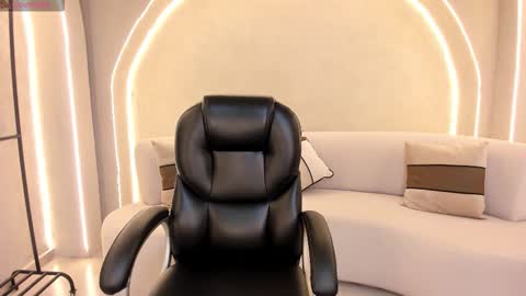 Snapshot of abbydalton chatting on 09-15-25, 11:21 Abby Dalton online show from 09-15-25, 11:21