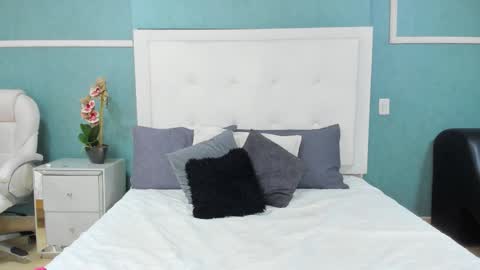 Abby Dixon  online show from 03-25-26, 12:22