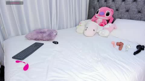 Snapshot of abbyfoxx_ chatting on 05-10-26, 01:11 Abby online show from 05-10-26, 01:11