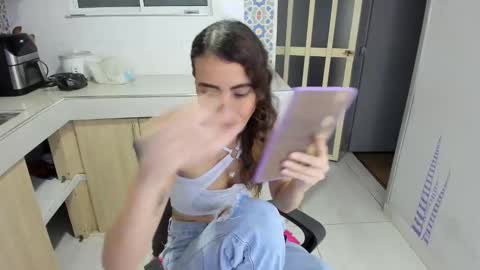 sara online show from 05-04-26, 02:40
