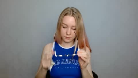 Abby Lovense is active online show from 01-03-25, 12:41