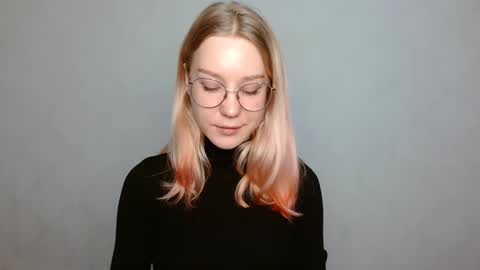 Abby Lovense is active online show from 01-07-25, 12:09