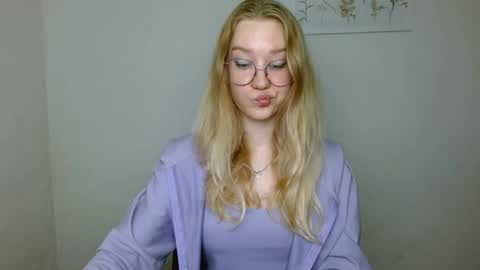 Abby Lovense is active online show from 10-10-25, 01:32