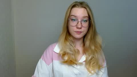 Snapshot of abbymoore__ chatting on 11-18-25, 11:03 Abby Lovense is active online show from 11-18-25, 11:03