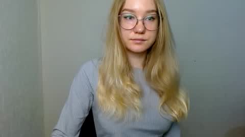 Snapshot of abbymoore__ chatting on 11-29-25, 09:34 Abby Lovense is active online show from 11-29-25, 09:34