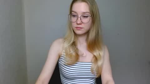 Snapshot of abbymoore__ chatting on 12-20-25, 03:30 Abby Lovense is active online show from 12-20-25, 03:30