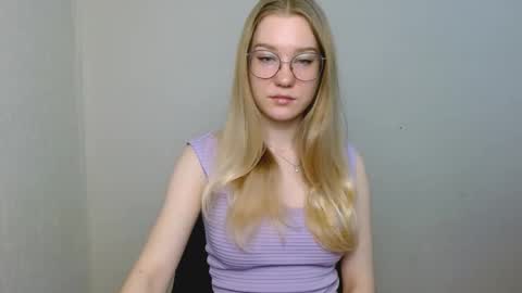Snapshot of abbymoore__ chatting on 01-06-26, 11:03 Abby Lovense is active online show from 01-06-26, 11:03