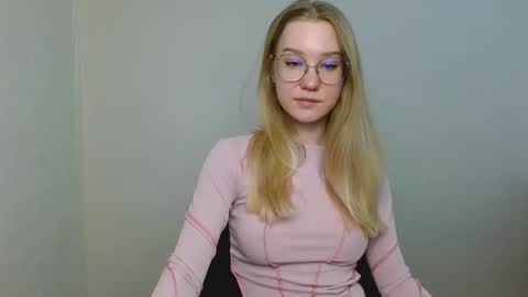 Snapshot of abbymoore__ chatting on 01-17-26, 11:04 Abby Lovense is active online show from 01-17-26, 11:04