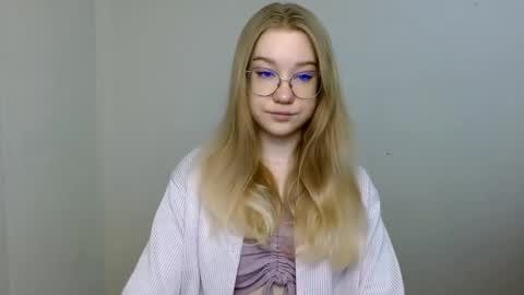 Abby Lovense is active online show from 05-02-26, 10:09