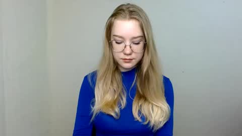 Abby Lovense is active online show from 05-03-26, 10:21