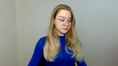 Abby Lovense is active online show from 05-30-26, 09:17