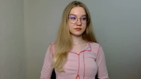 Abby Lovense is active online show from 06-17-26, 09:56