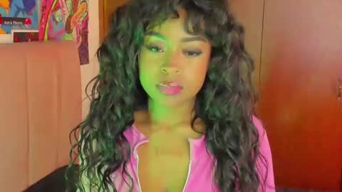 Simone    may online show from 01-04-25, 01:31