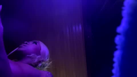 Simone    may online show from 01-24-25, 06:46