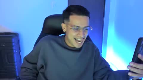 Independence model AbelAsburgo online show from 12-17-24, 02:01