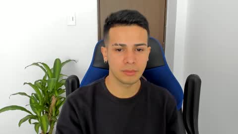 Independence model AbelAsburgo online show from 03-09-25, 04:44