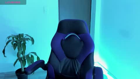 Independence model AbelAsburgo online show from 10-28-25, 01:20