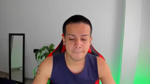 Independence model AbelAsburgo online show from 02-08-26, 10:46