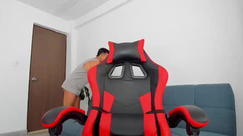 Independence model AbelAsburgo online show from 03-21-26, 11:48