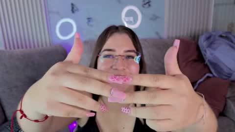 abella_as_ online show from 04-11-26, 01:37