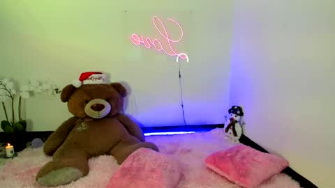  Abella and Kendra  online show from 12-19-24, 10:00