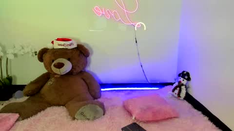  Abella and Kendra  online show from 12-27-24, 09:32