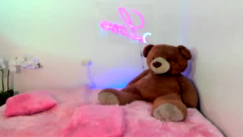  Abella and Kendra  online show from 01-09-25, 07:18