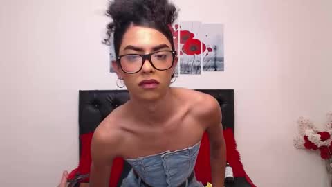 Snapshot of abigail_f00x chatting on 09-19-25, 12:39 Abigail online show from 09-19-25, 12:39