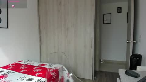 Snapshot of abigail_w chatting on 12-14-24, 01:59 abigail online show from 12-14-24, 01:59