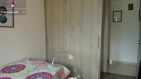 Snapshot of abigail_w chatting on 03-08-25, 08:25 abigail online show from 03-08-25, 08:25